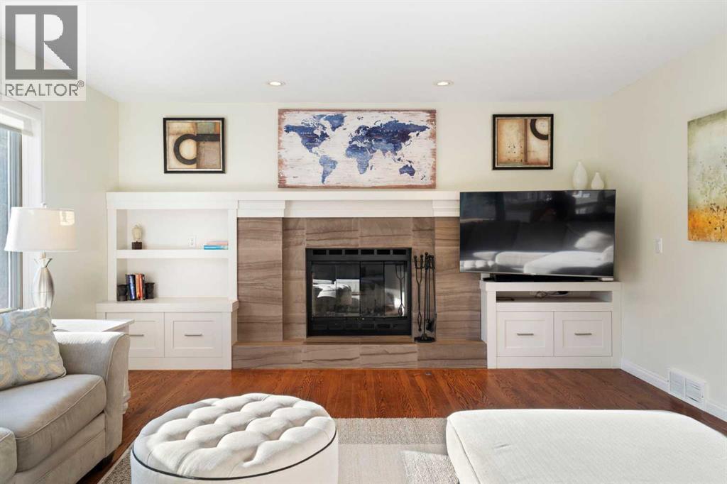 Single Family House for Sale in  Mt Norquay Gate SE McKenzie Lake Calgary 