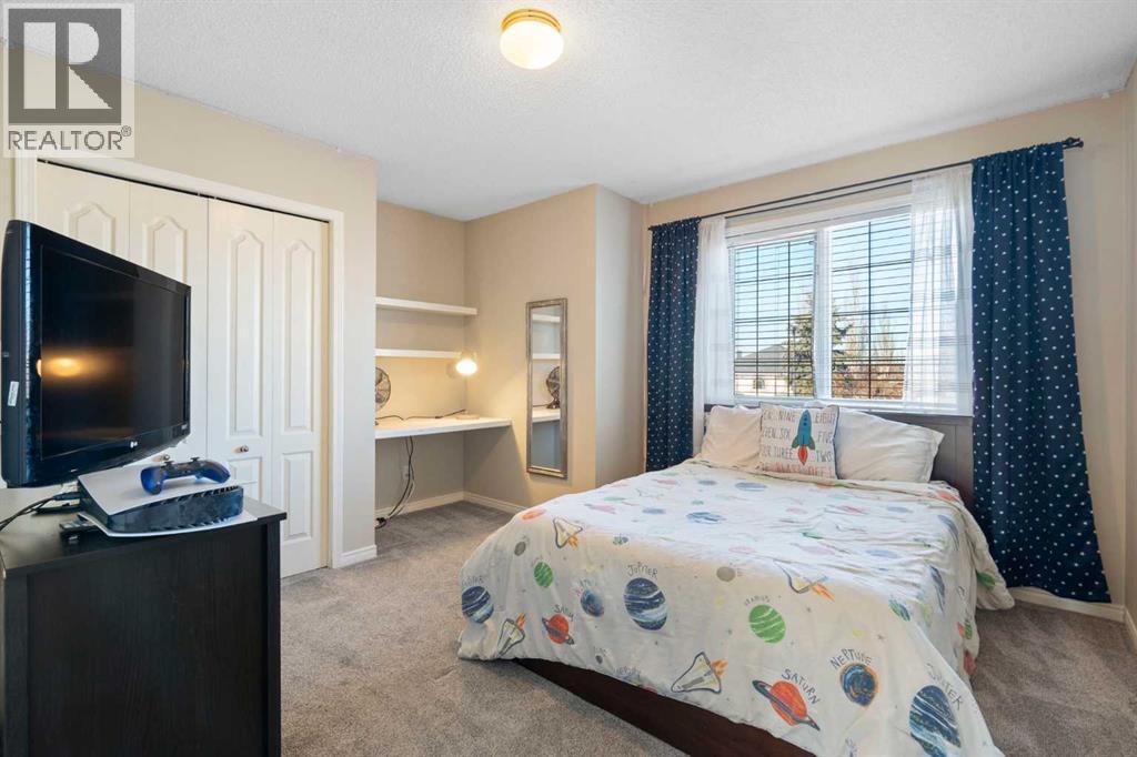 Single Family House for Sale in  Mt Norquay Gate SE McKenzie Lake Calgary 