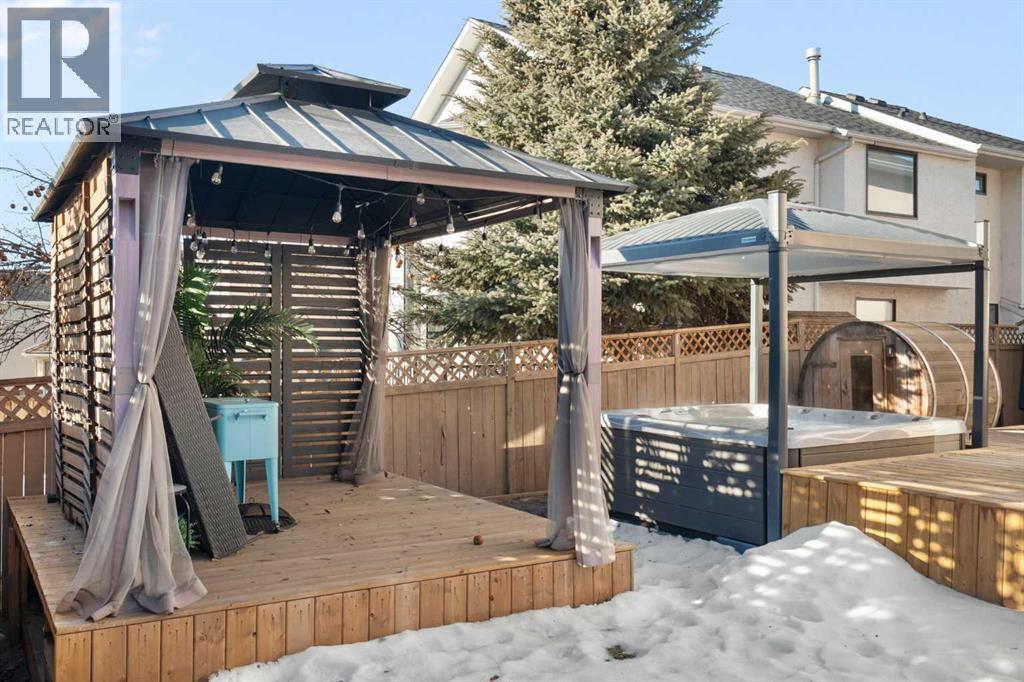 Single Family House for Sale in  Mt Norquay Gate SE McKenzie Lake Calgary 