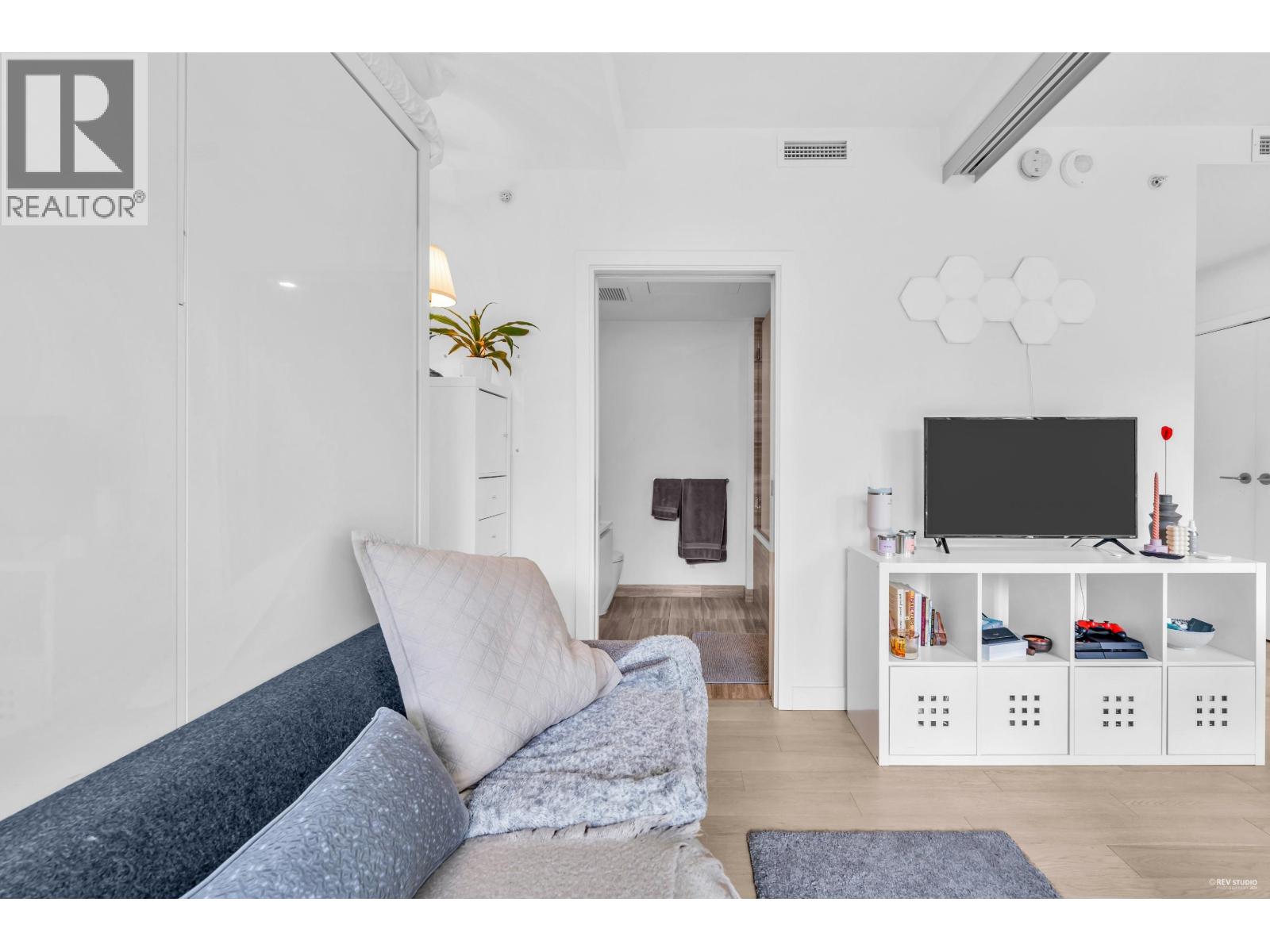 303 1480 HOWE STREET, Vancouver