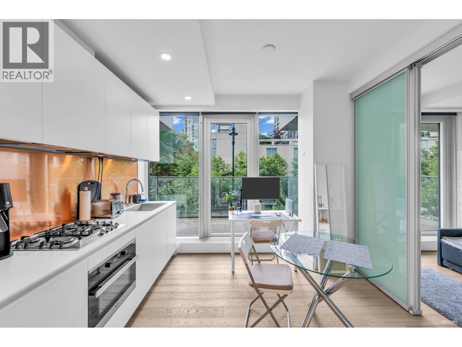 303 1480 HOWE STREET, Vancouver