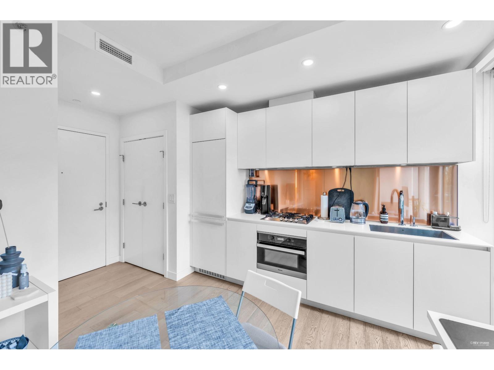 303 1480 HOWE STREET, Vancouver