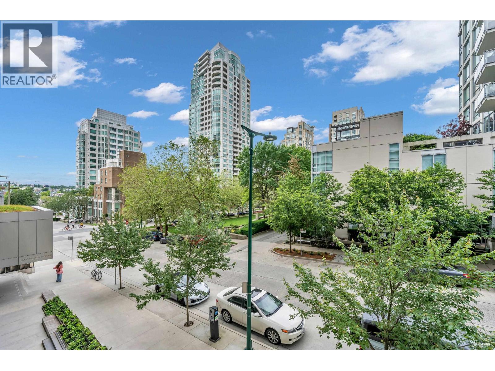 303 1480 HOWE STREET, Vancouver