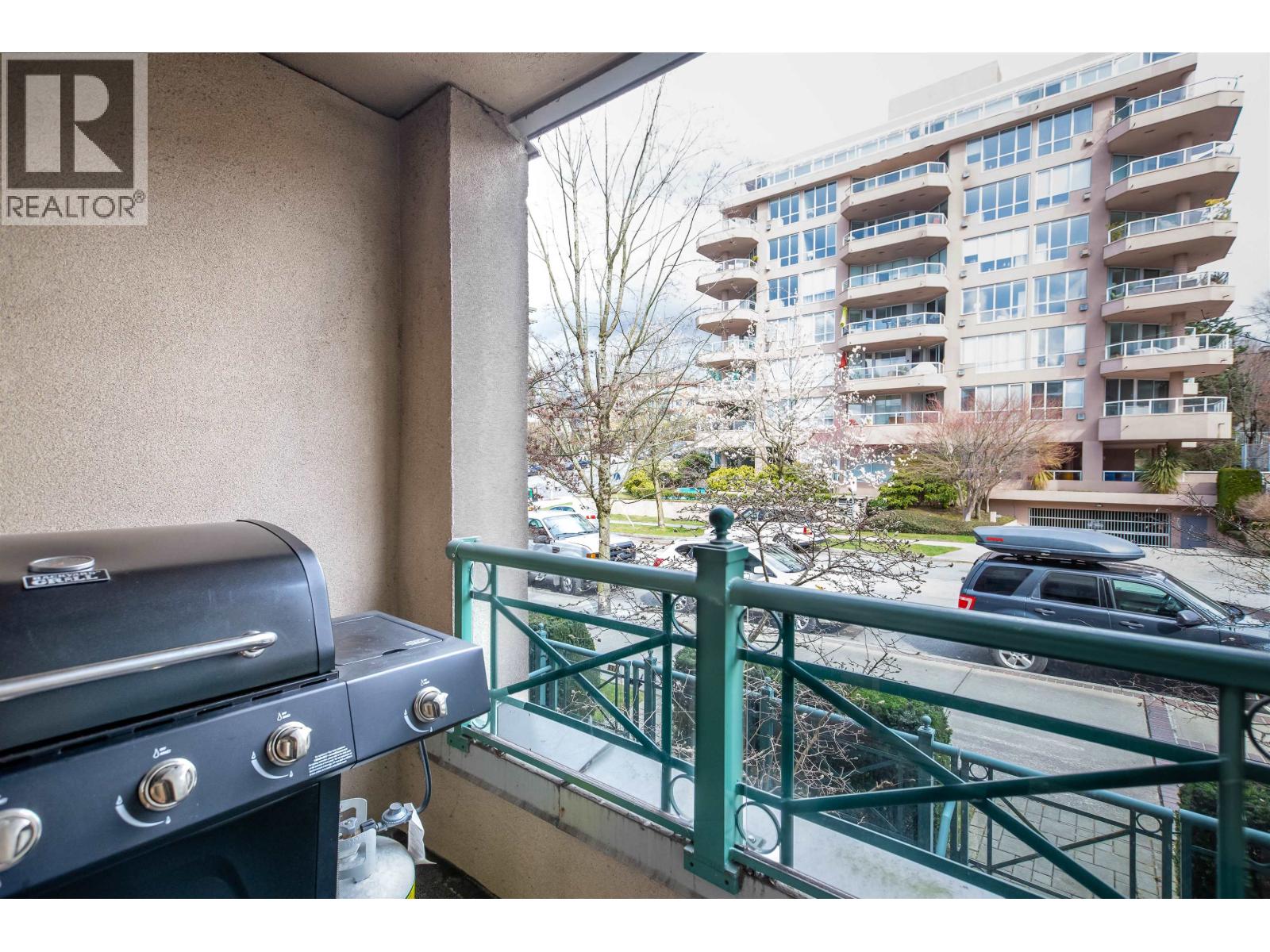 219 332 LONSDALE AVENUE, North Vancouver