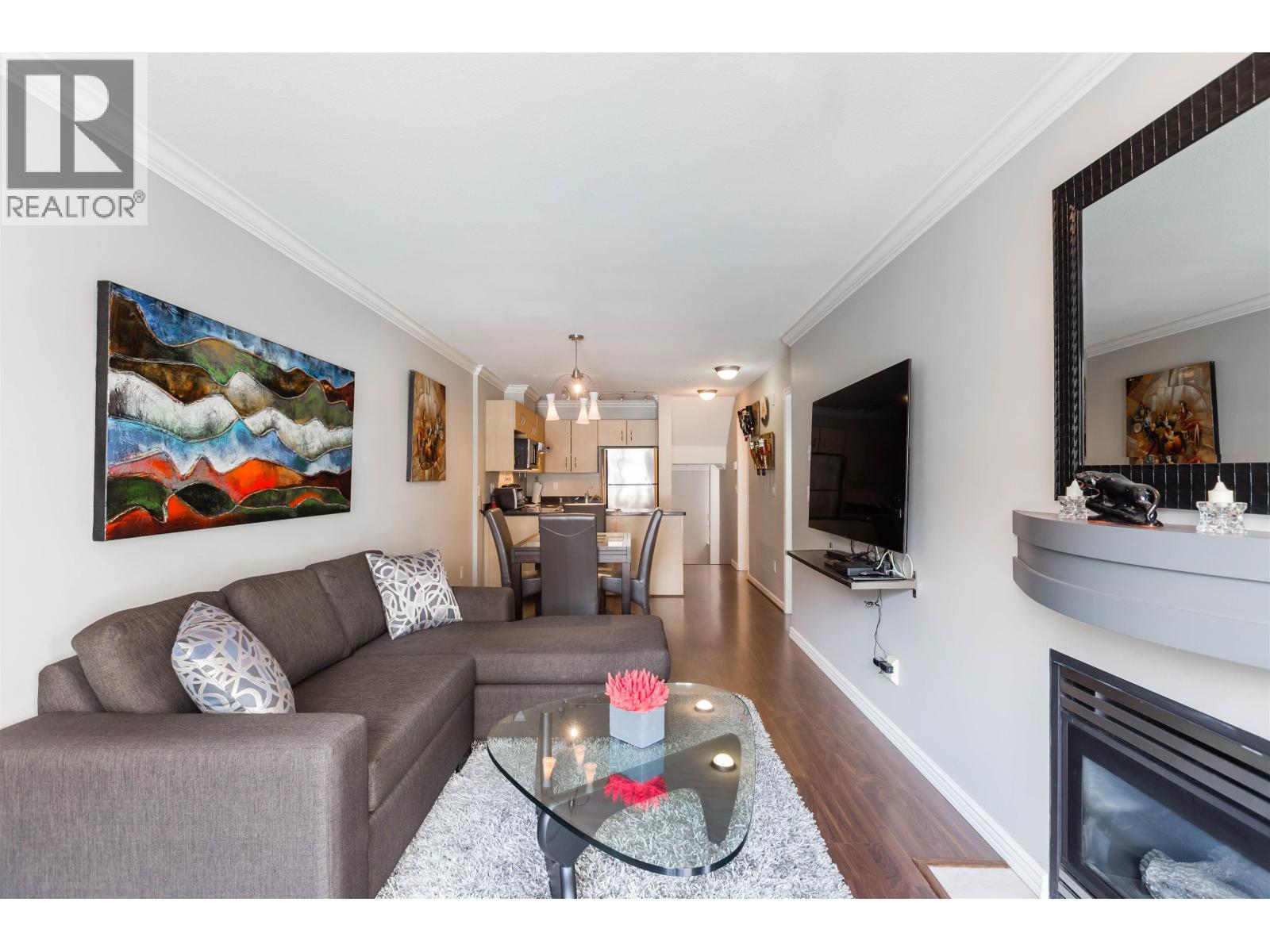 219 332 LONSDALE AVENUE, North Vancouver