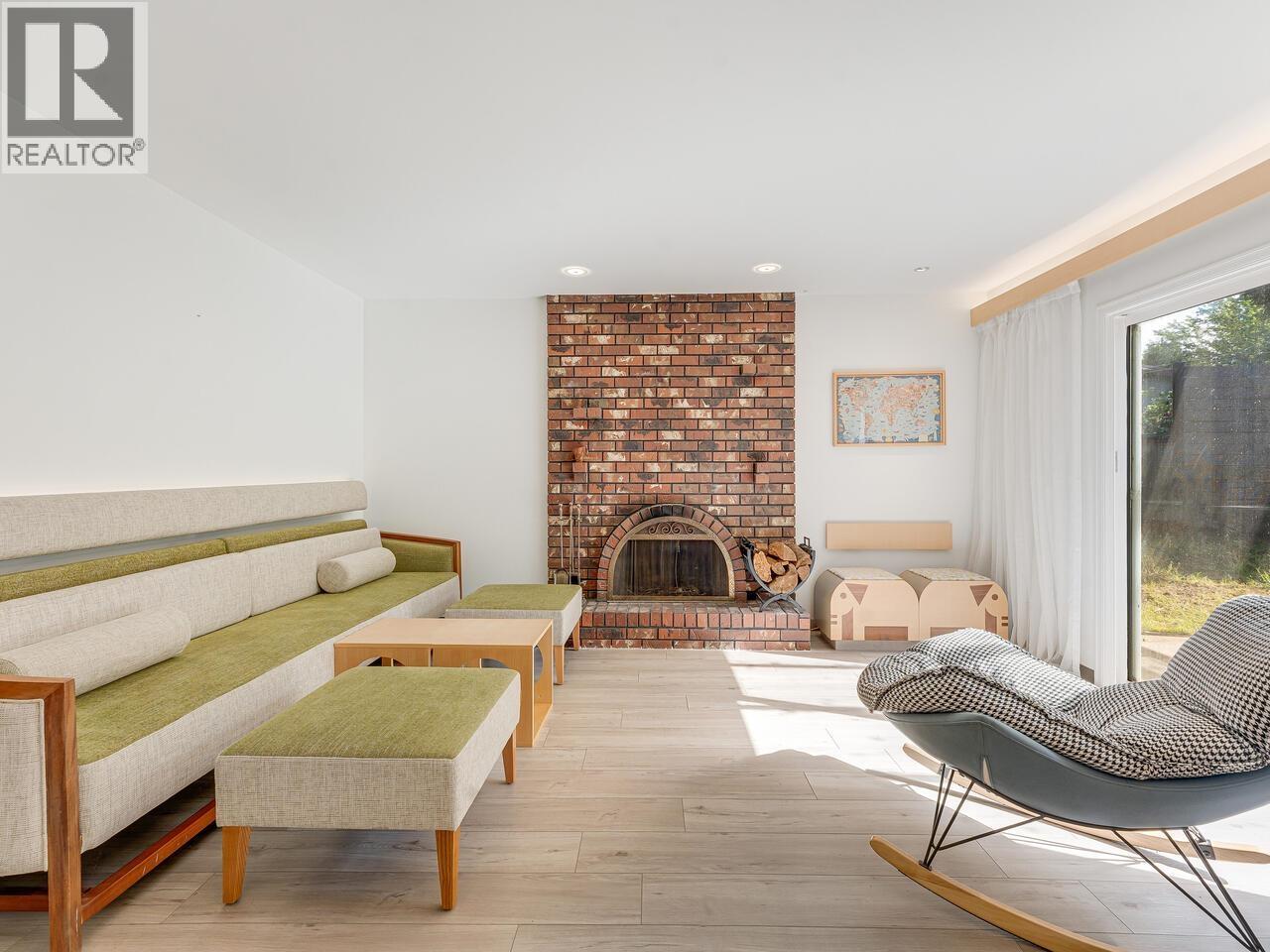 11320 NO.1 Road, Richmond