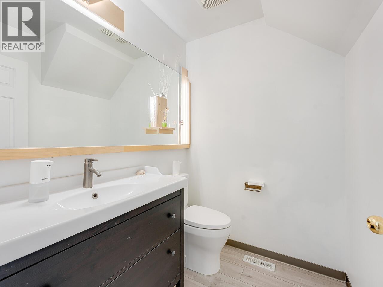 11320 NO.1 Road, Richmond