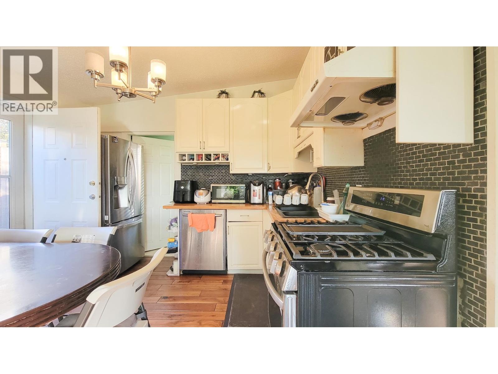 333 LOUELLEN STREET, New Westminster