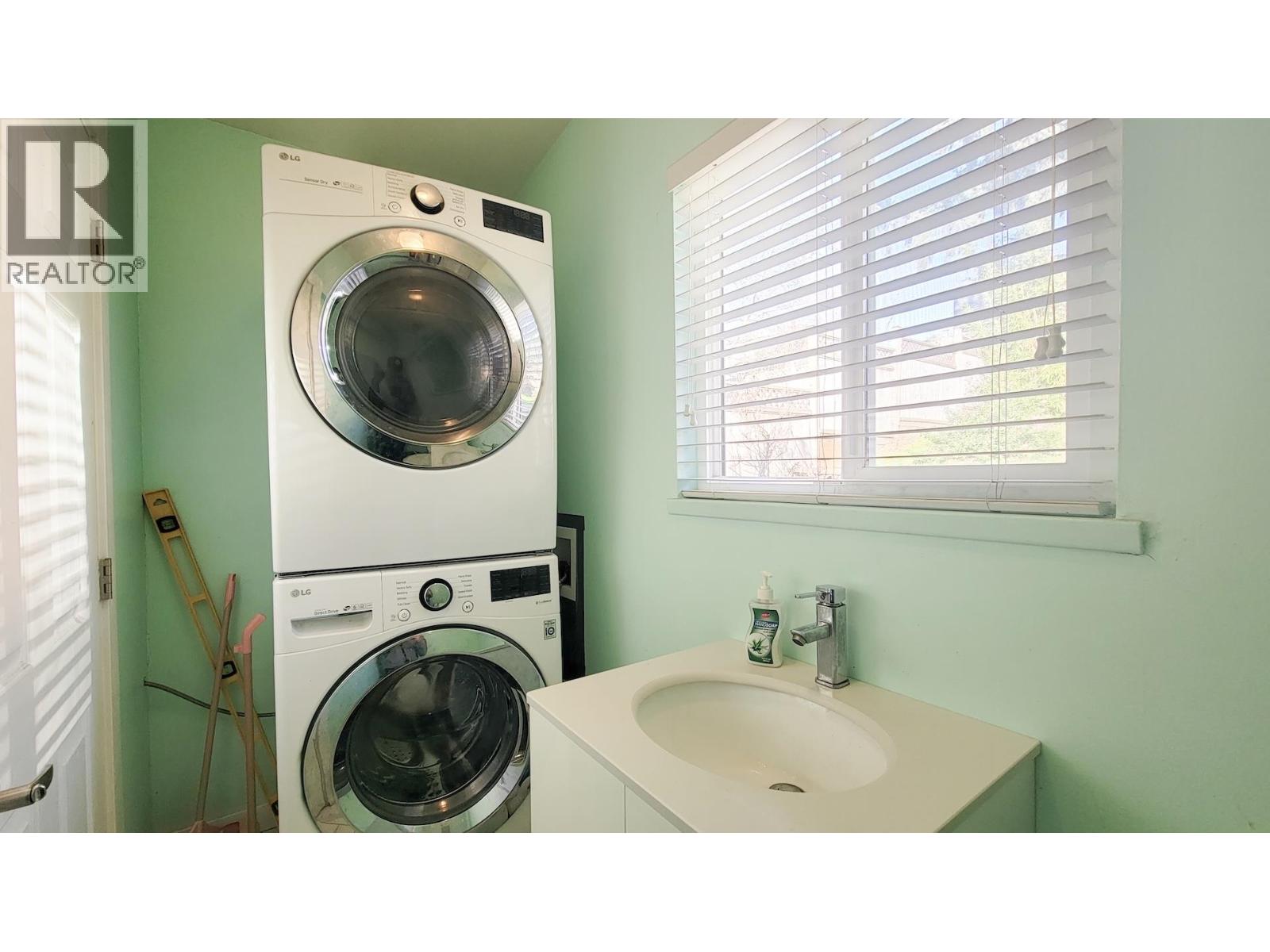 333 LOUELLEN STREET, New Westminster