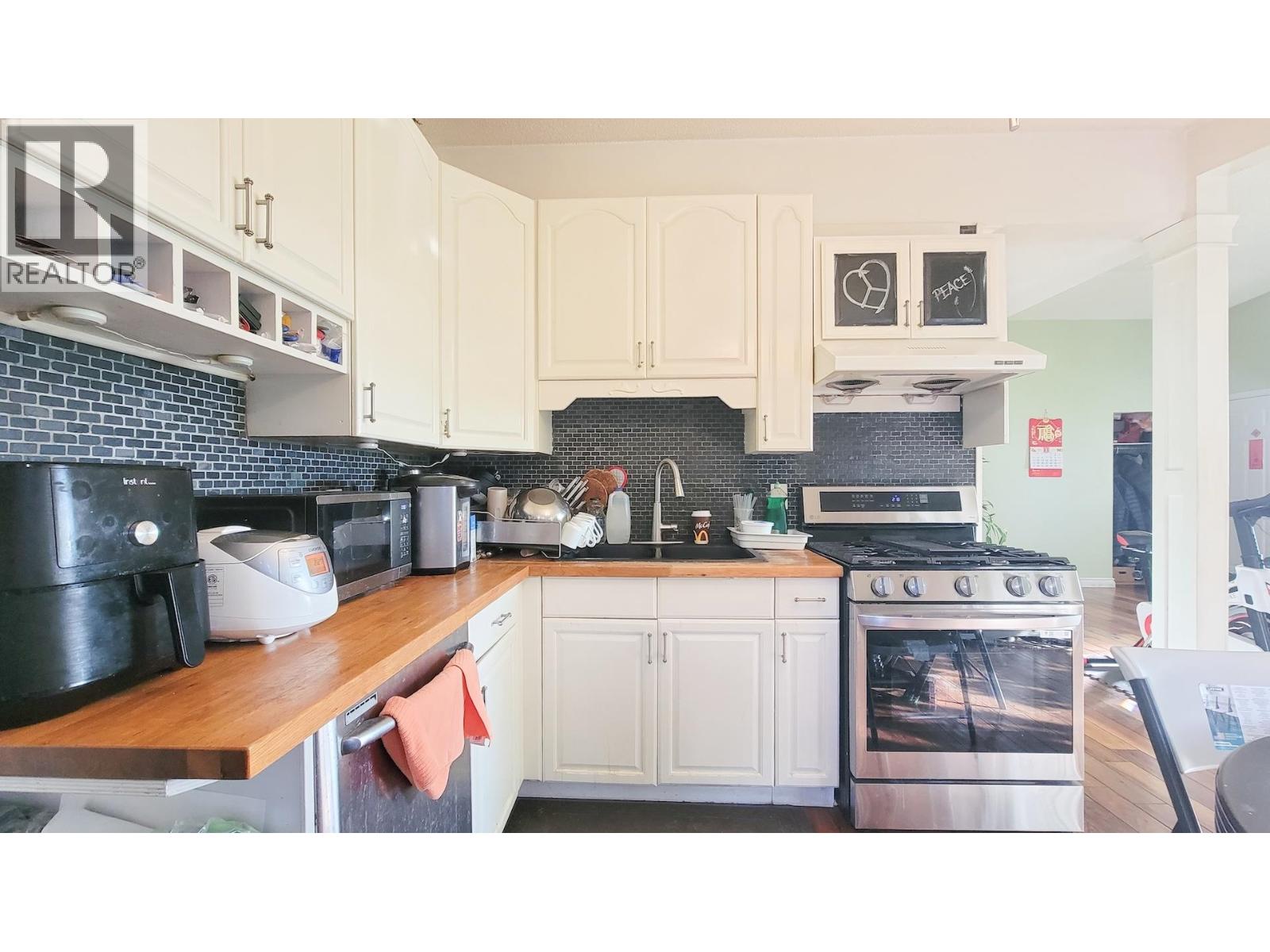 333 LOUELLEN STREET, New Westminster