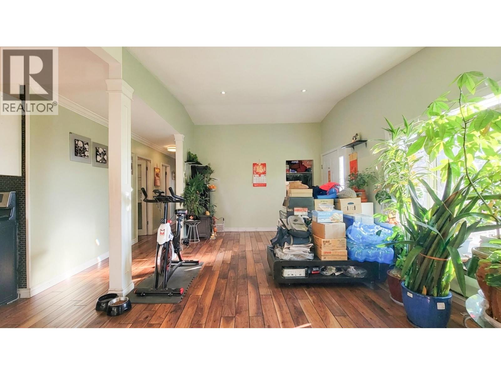 333 LOUELLEN STREET, New Westminster