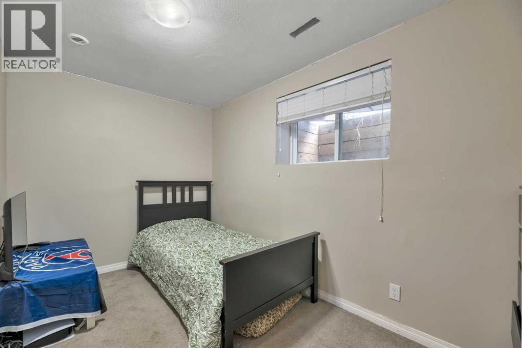 Single Family House Bungalow for Sale in  Castlepark Way NE Castleridge Calgary 