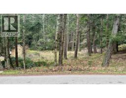 27100 Schooner Way, Pender Island, BC V0N2M2 Photo 9