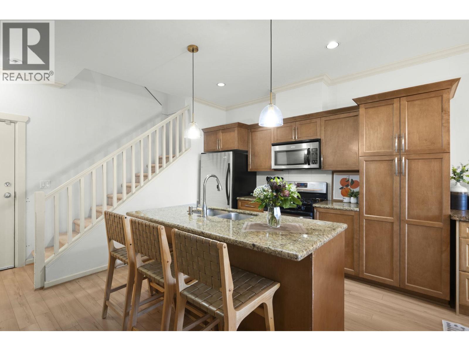 #6-4887 CENTRAL Avenue, Delta