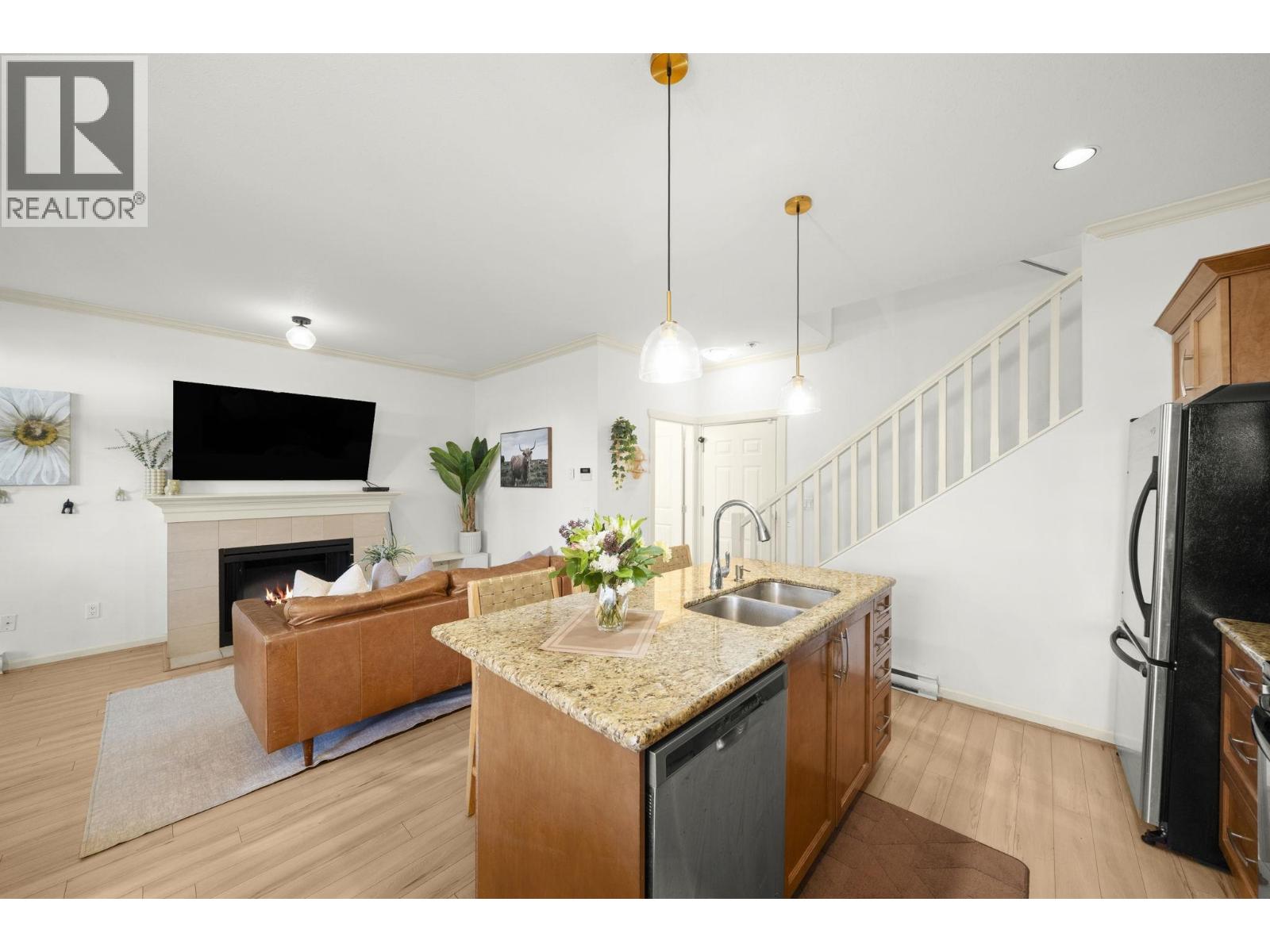 #6-4887 CENTRAL Avenue, Delta