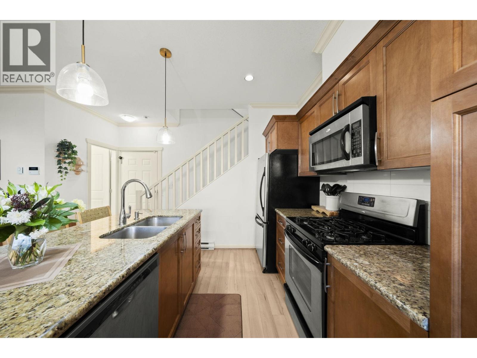 #6-4887 CENTRAL Avenue, Delta