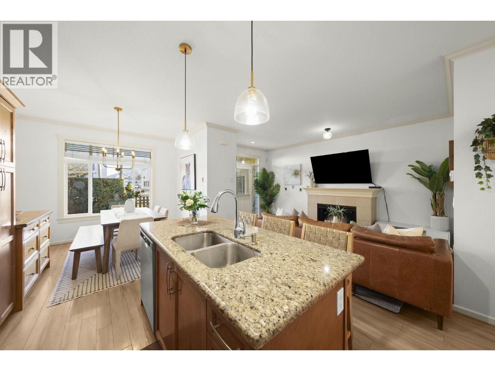 #6-4887 CENTRAL Avenue, Delta