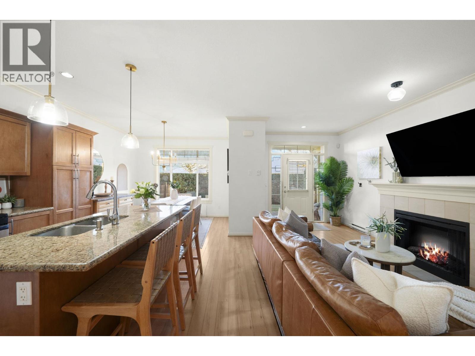 #6-4887 CENTRAL Avenue, Delta