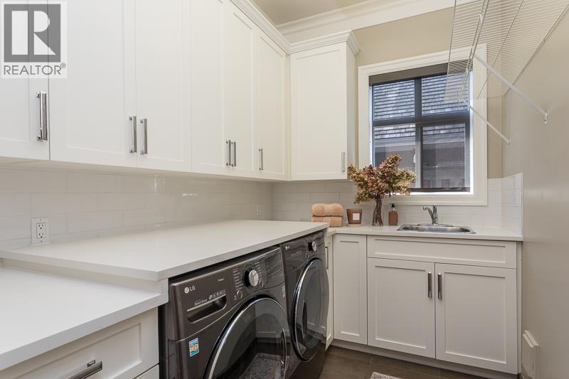 3280 SEMLIN Drive, Richmond