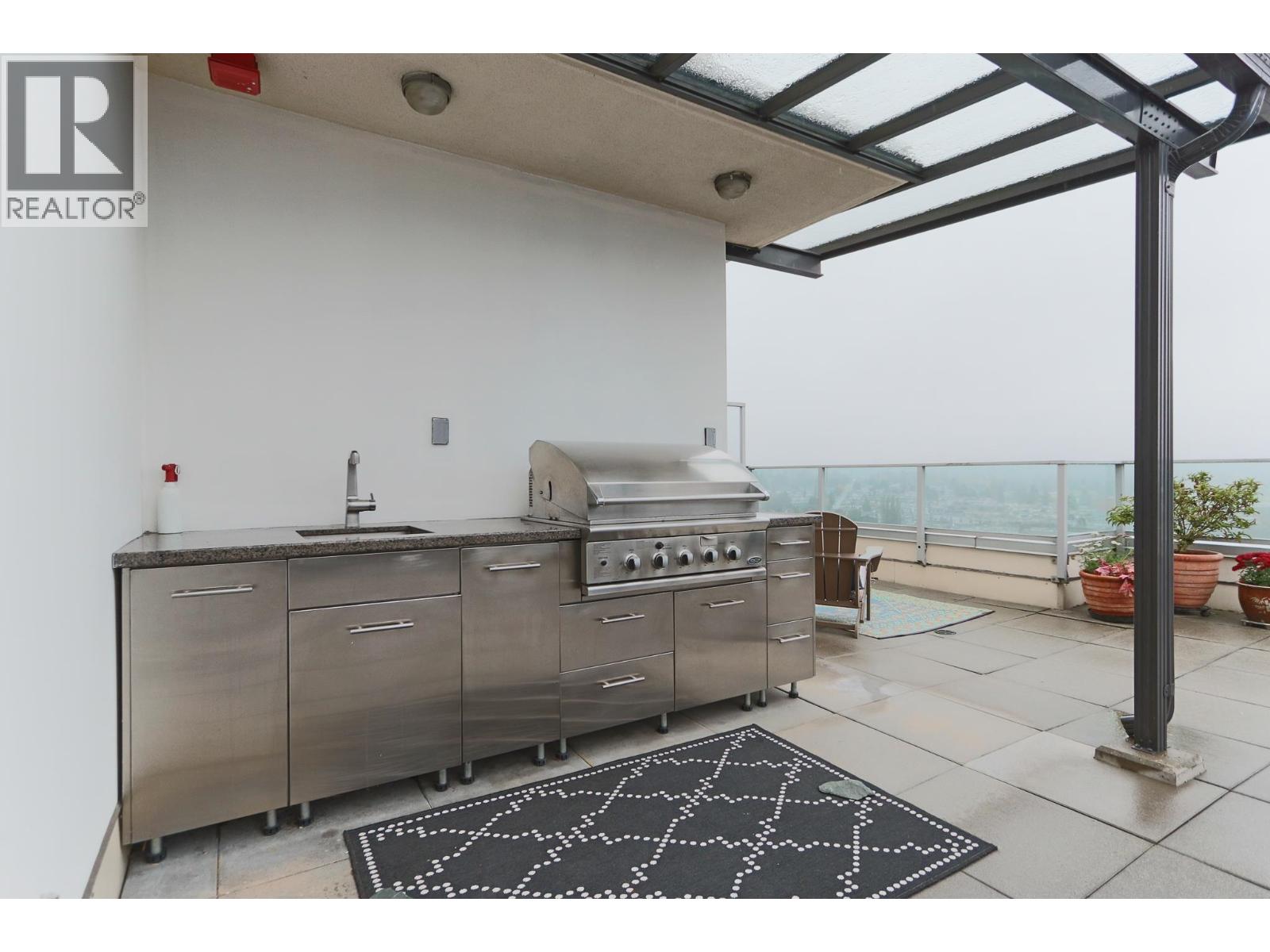 2202 2200 DOUGLAS ROAD, Burnaby