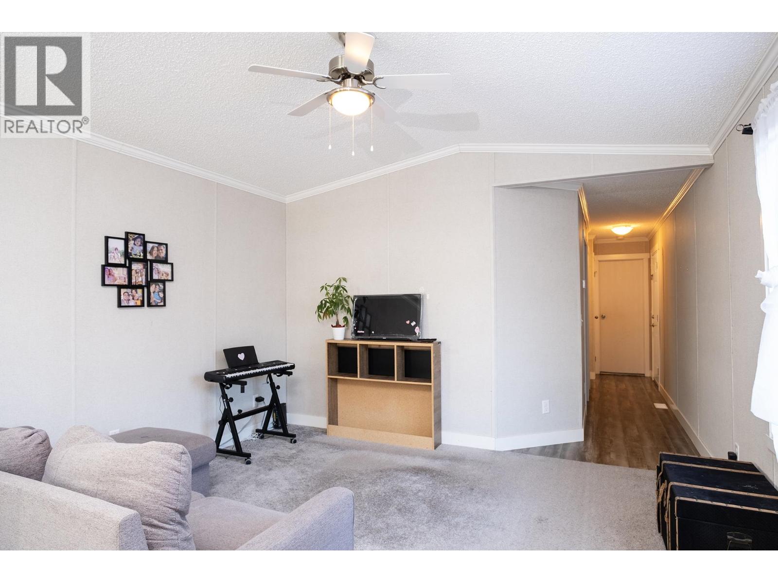 139 1413 SUNSHINE COAST HIGHWAY, Gibsons