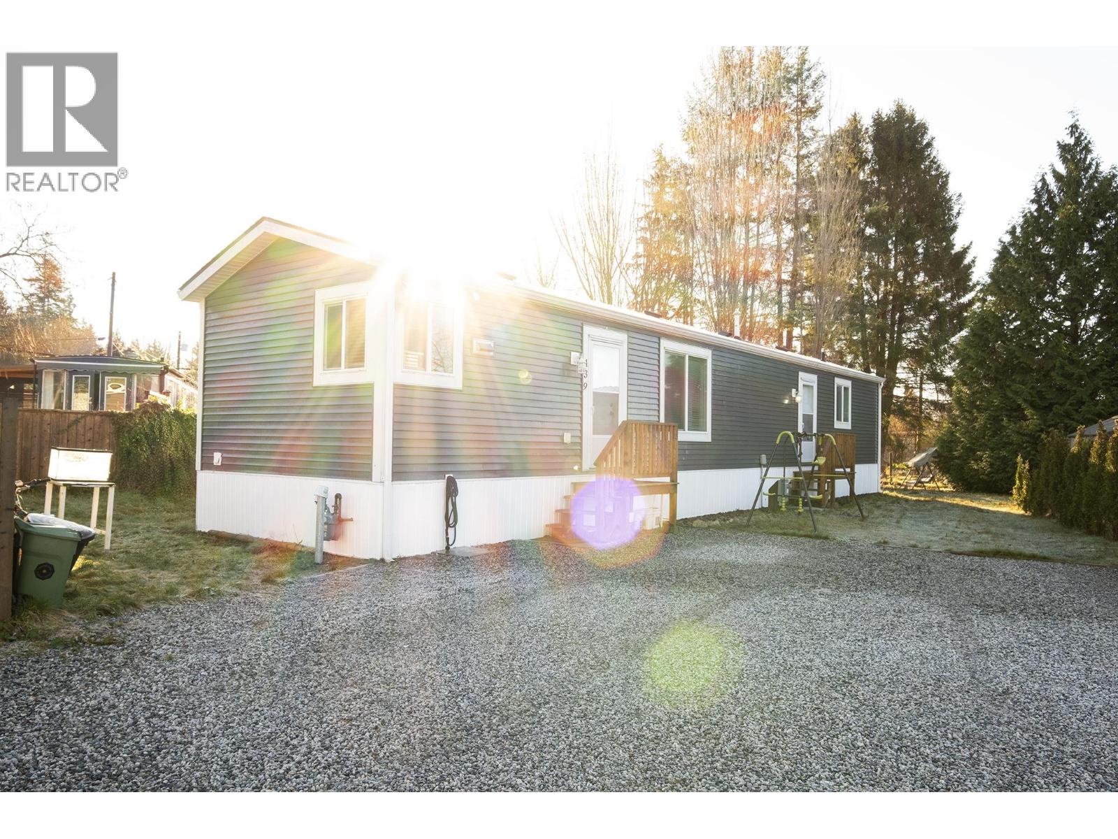 139 1413 SUNSHINE COAST HIGHWAY, Gibsons