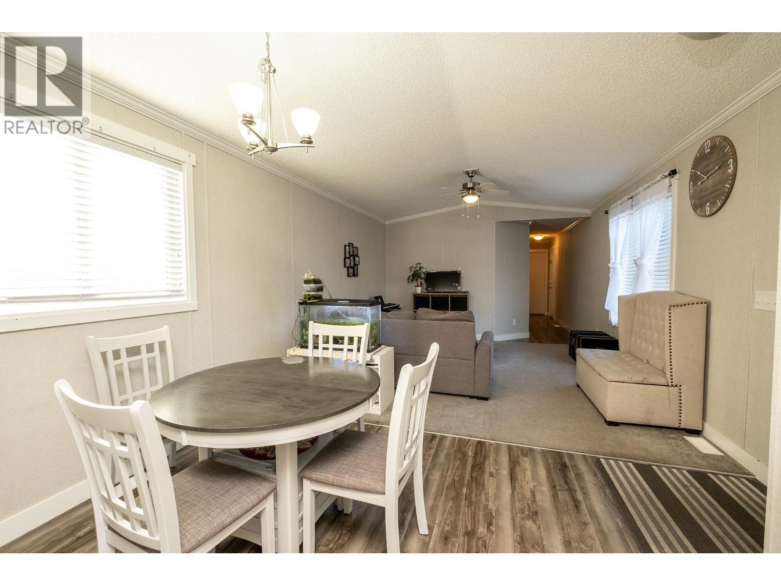 139 1413 SUNSHINE COAST HIGHWAY, Gibsons