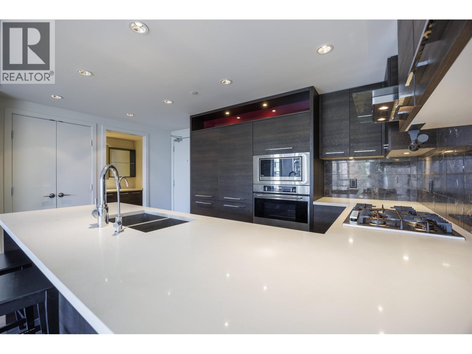 #310-7468 LANSDOWNE Road, Richmond