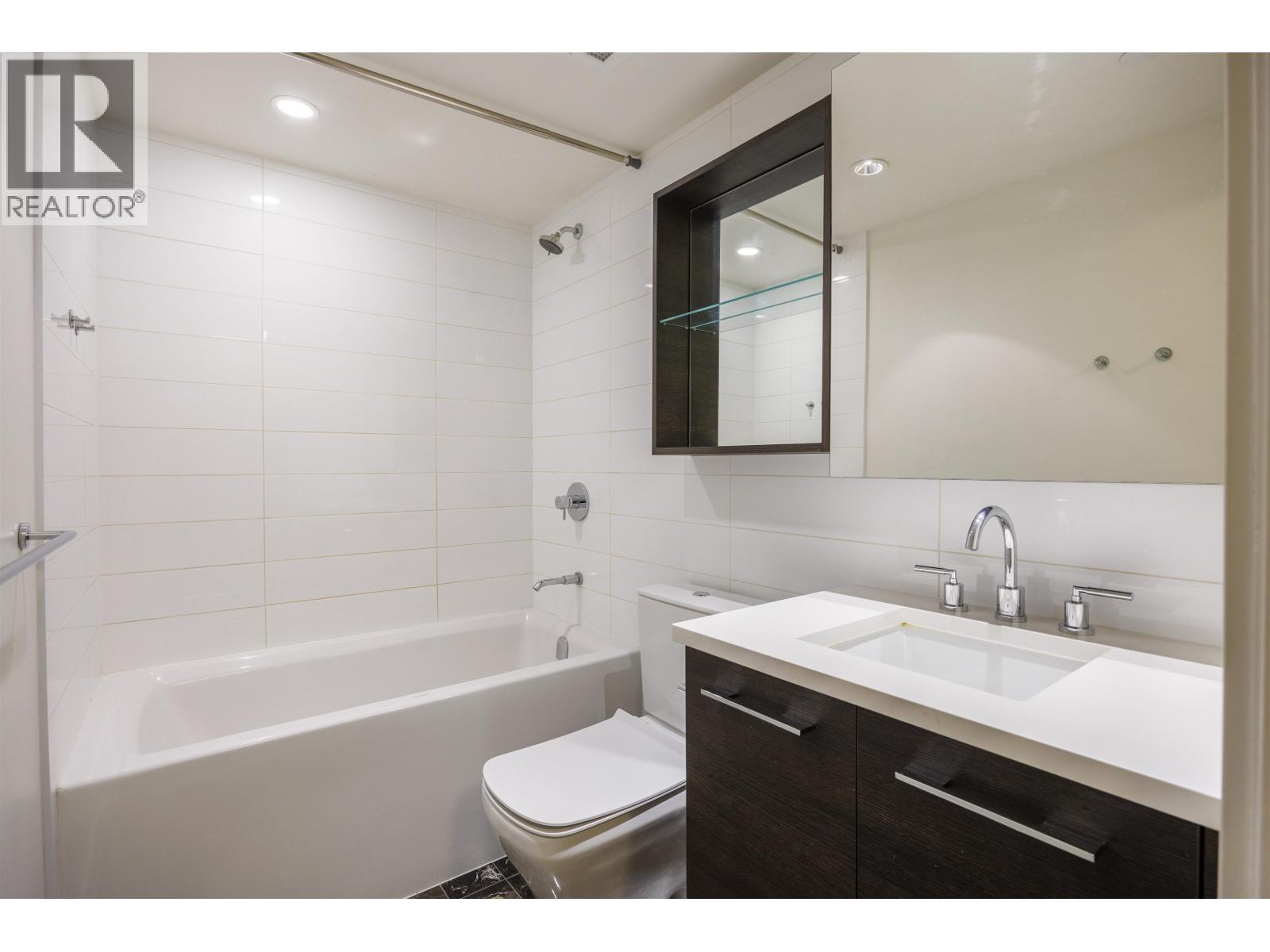 #310-7468 LANSDOWNE Road, Richmond