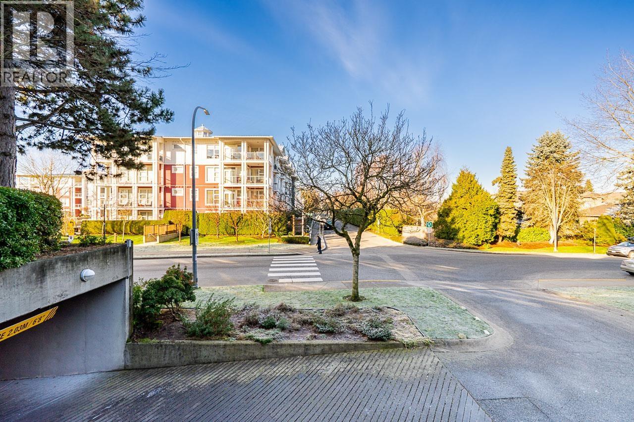 #106-12911 RAILWAY Avenue, Richmond