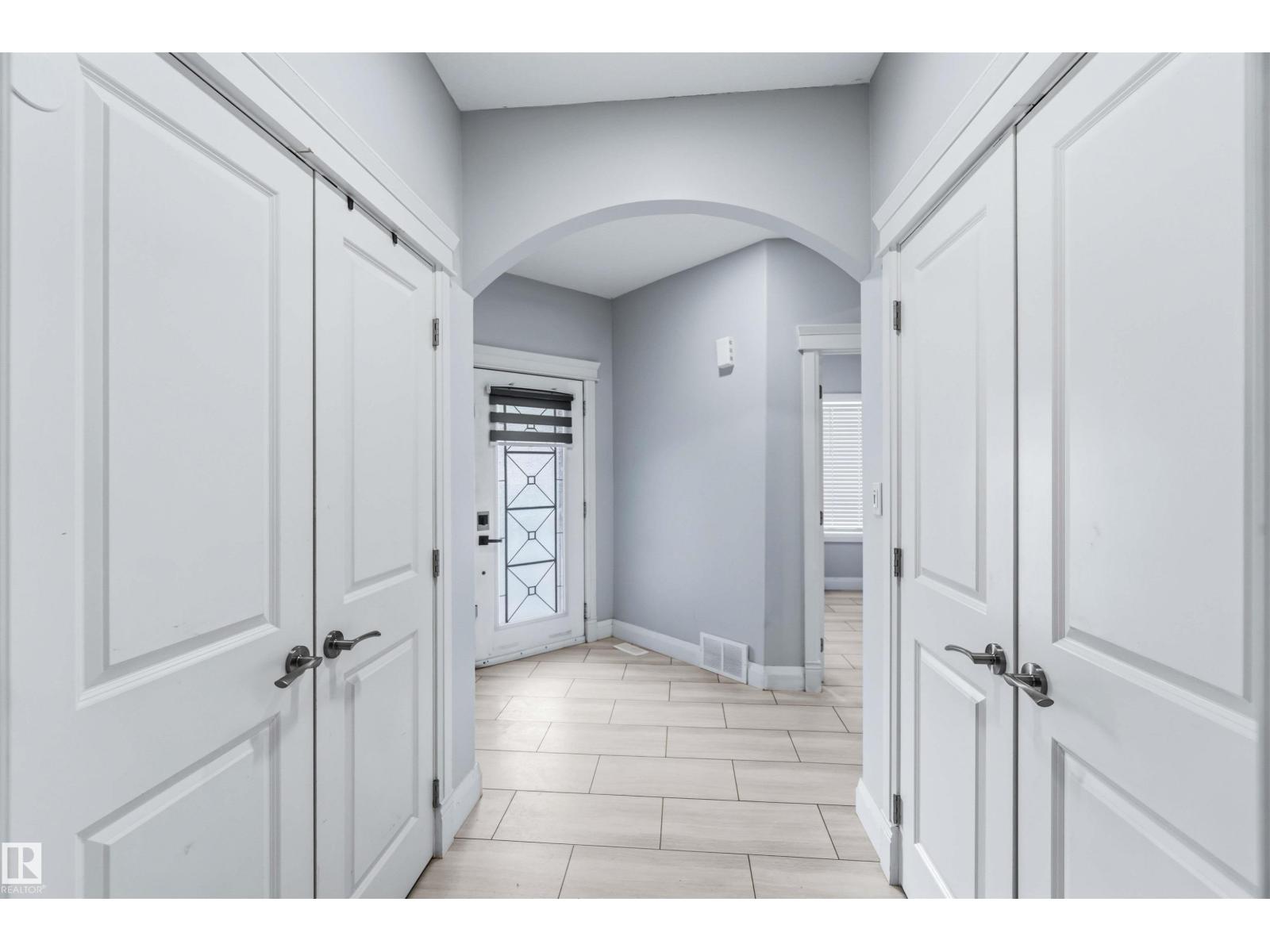 
          16232 137 Street NW
            <br/>
            <span>Edmonton</span>
            , 
            <span>AB</span>
             <span>T6V0J7</span>
         - Photo 10