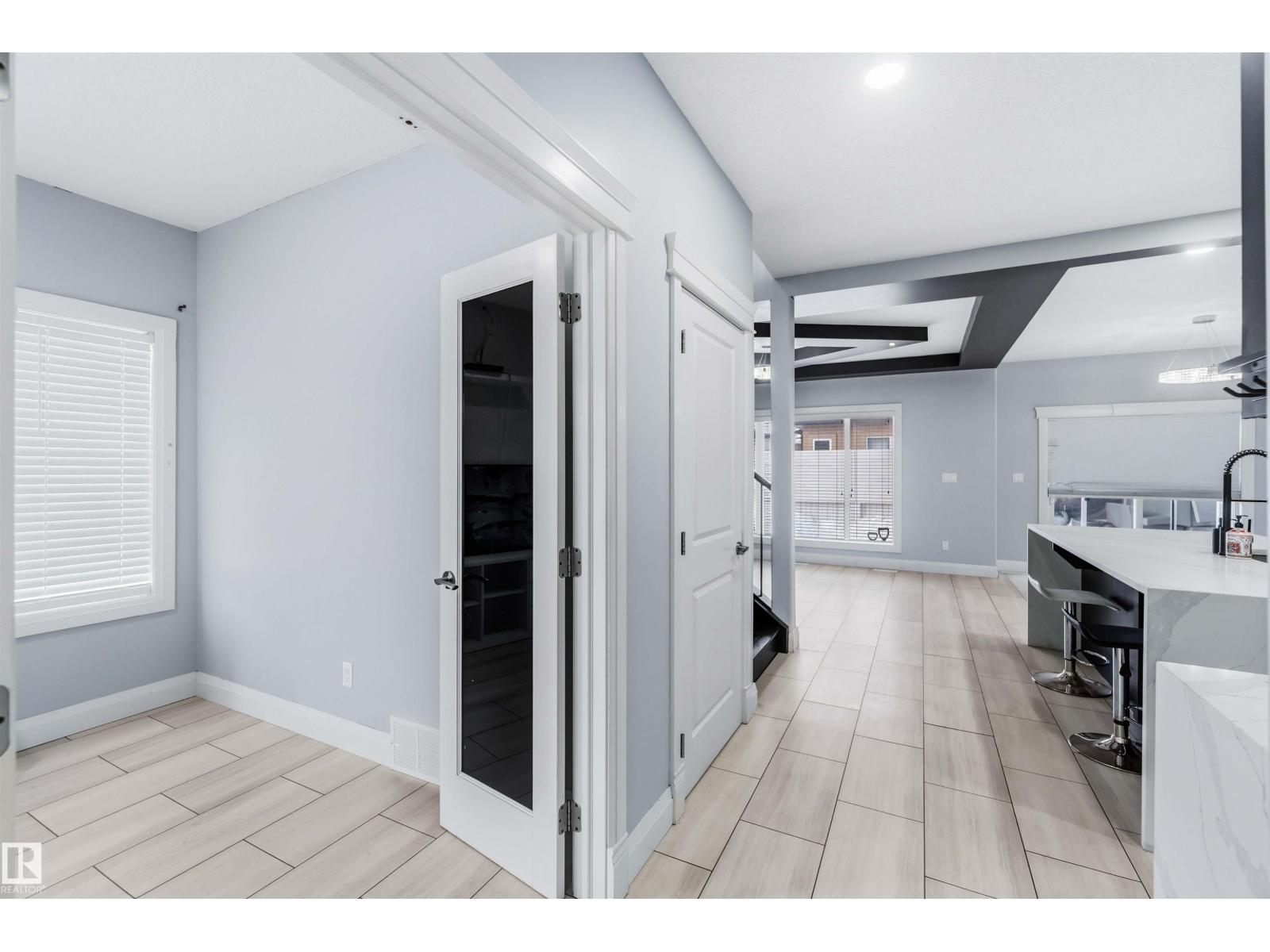 
          16232 137 Street NW
            <br/>
            <span>Edmonton</span>
            , 
            <span>AB</span>
             <span>T6V0J7</span>
         - Photo 22