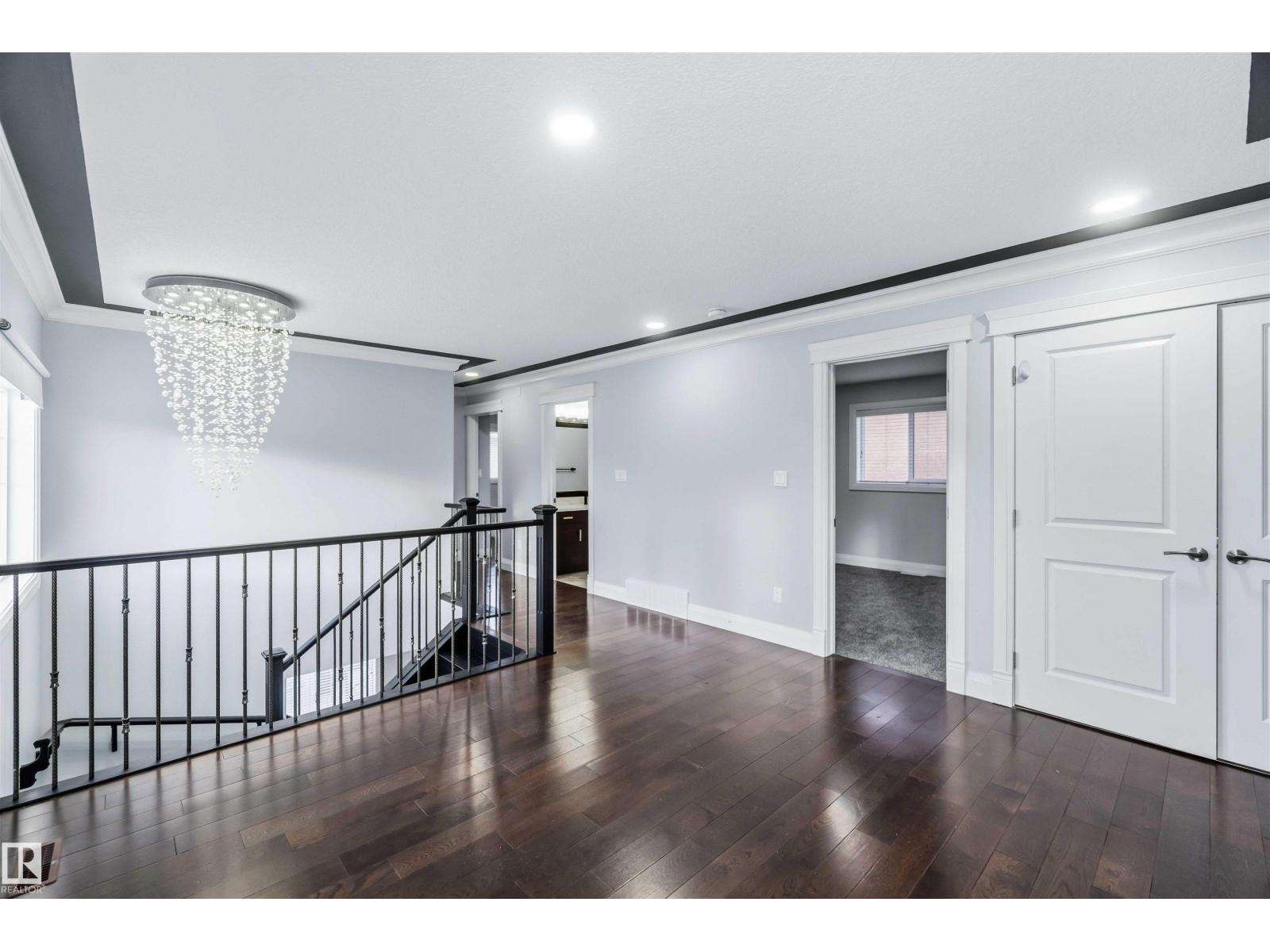 
          16232 137 Street NW
            <br/>
            <span>Edmonton</span>
            , 
            <span>AB</span>
             <span>T6V0J7</span>
         - Photo 40