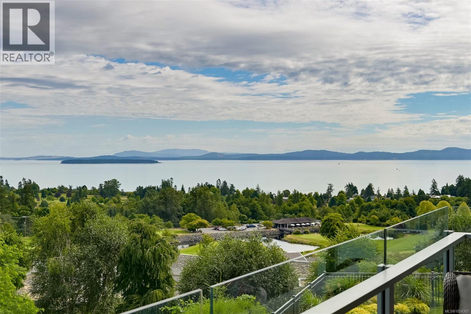 202 5388 Hill Rise Terrace, Saanich