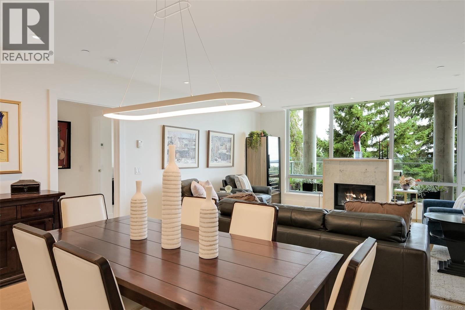 202 5388 Hill Rise Terrace, Saanich