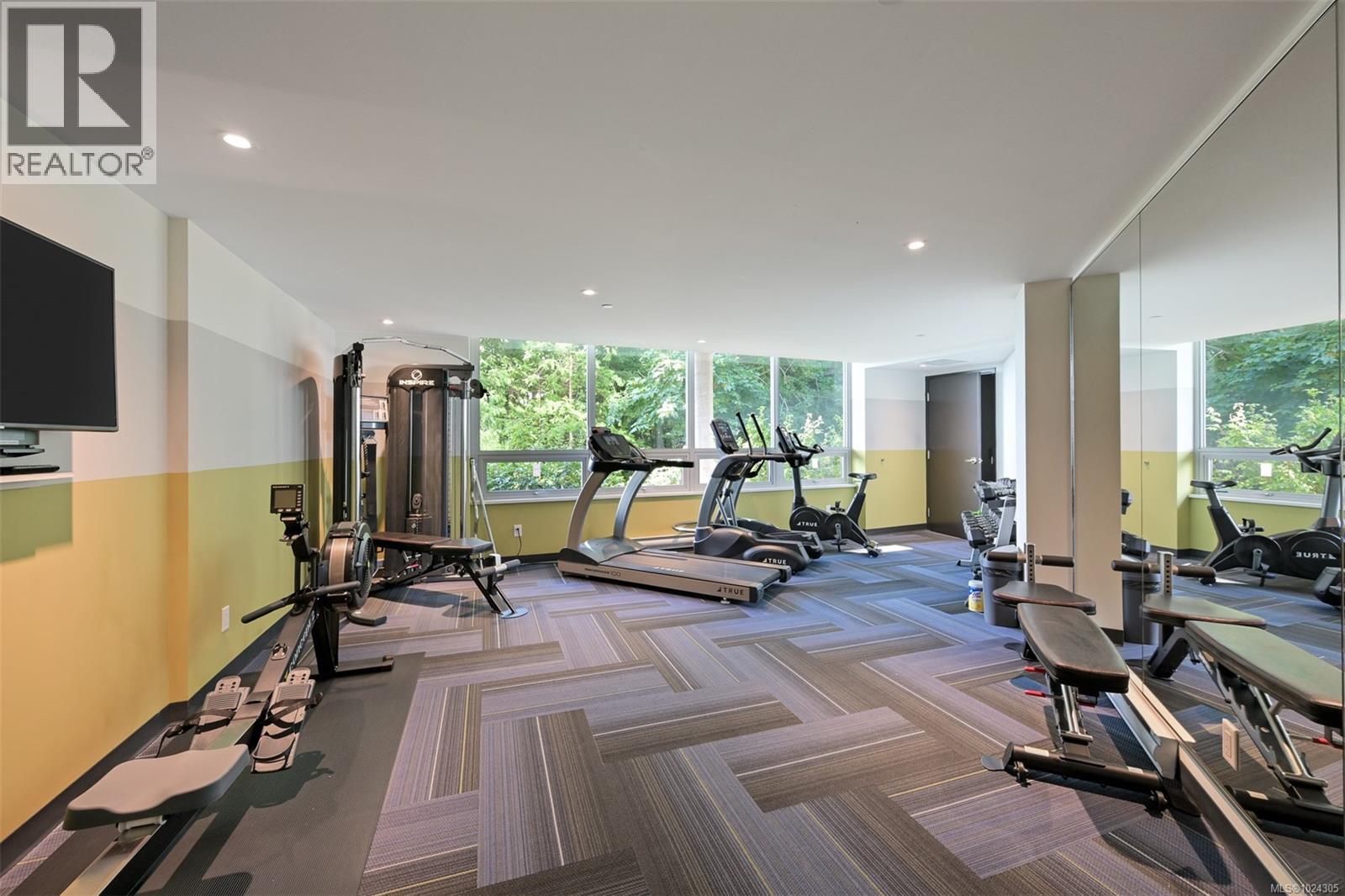 202 5388 Hill Rise Terrace, Saanich