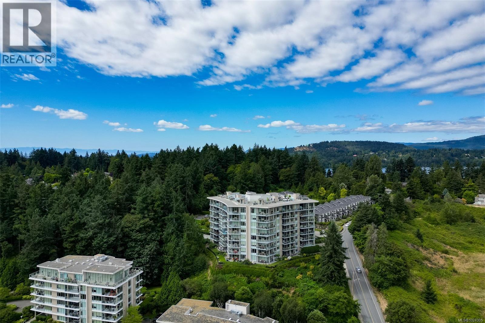 202 5388 Hill Rise Terrace, Saanich