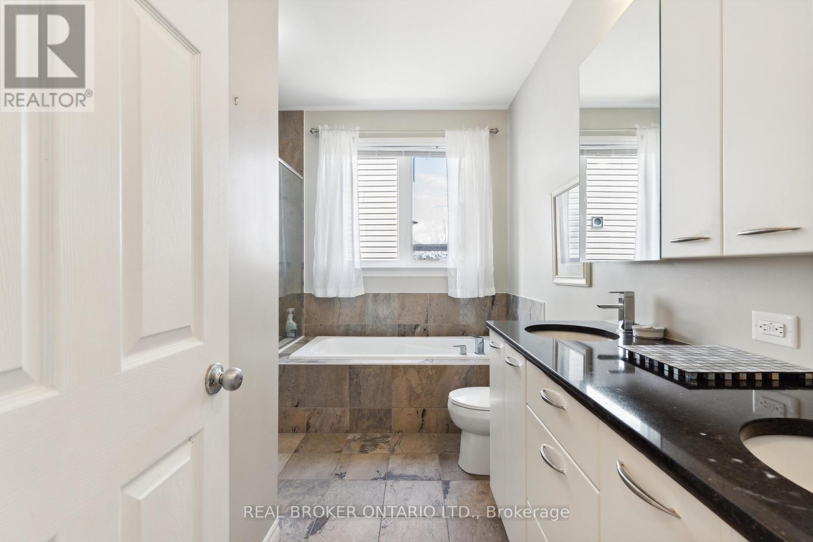 51 WATERSIDE DRIVE — photo 27