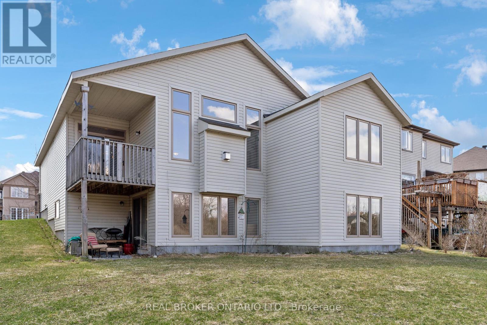51 WATERSIDE DRIVE — photo 36