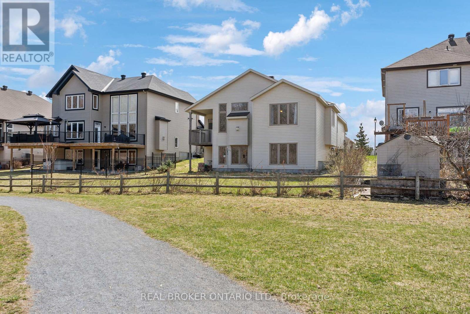 51 WATERSIDE DRIVE — photo 40