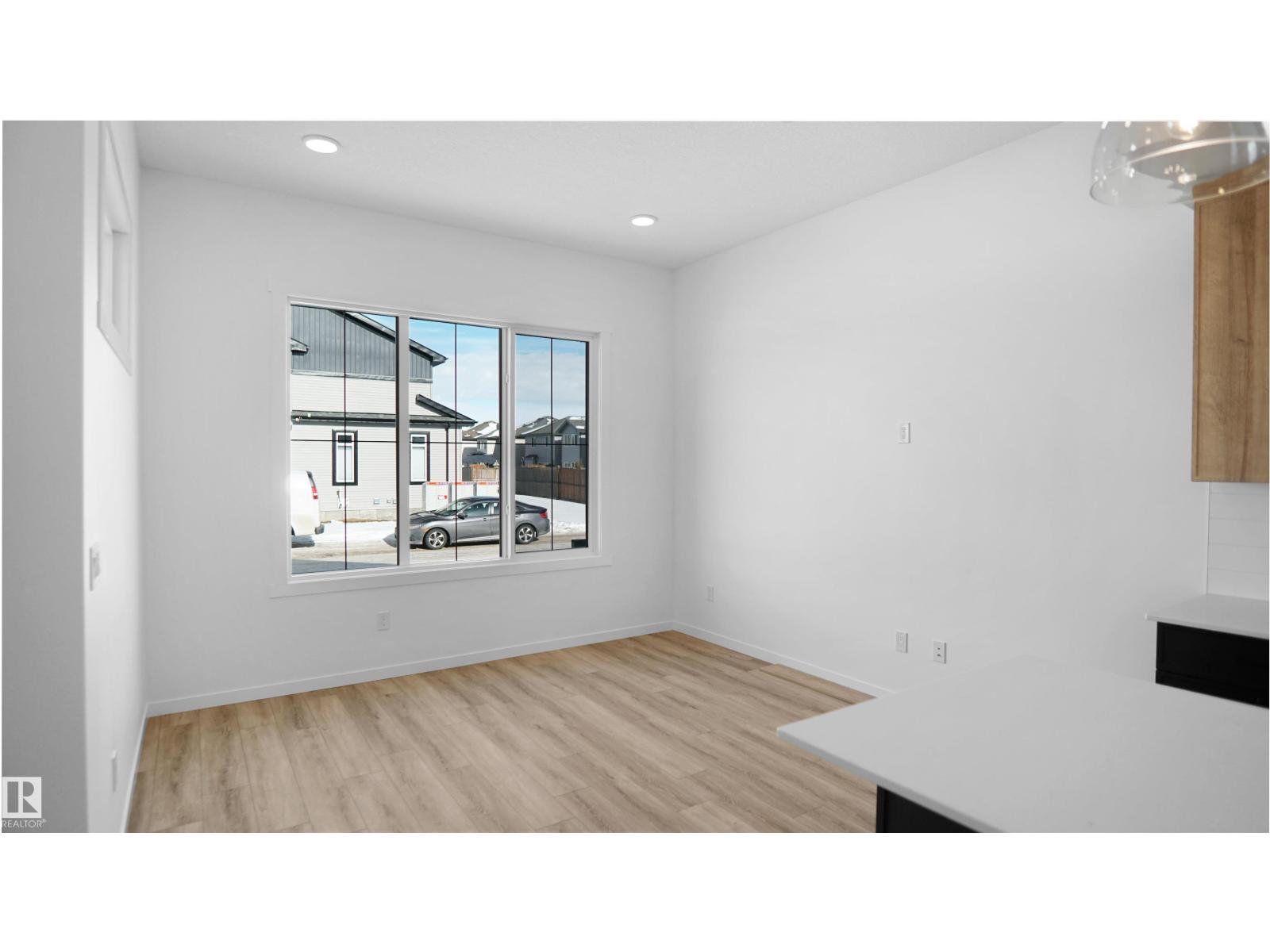 20705 42 AV NW - Photo 4 of 16, Edmonton, Alberta