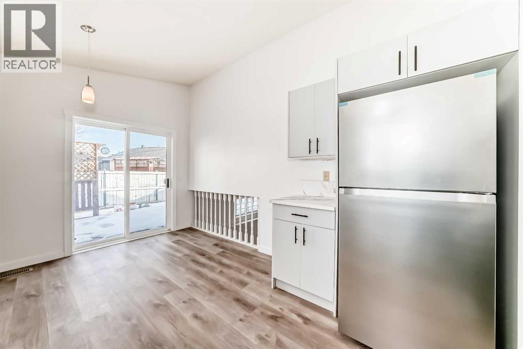 Single Family House 4 Level for Sale in  Shawbrooke Road SW Shawnessy Calgary 