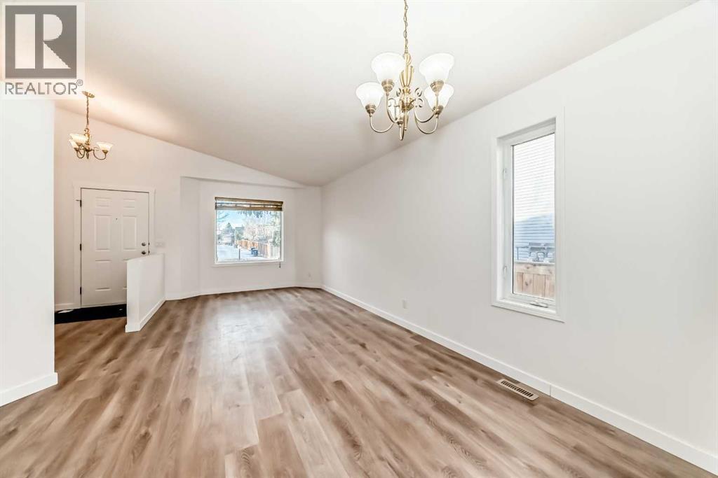 Single Family House 4 Level for Sale in  Shawbrooke Road SW Shawnessy Calgary 