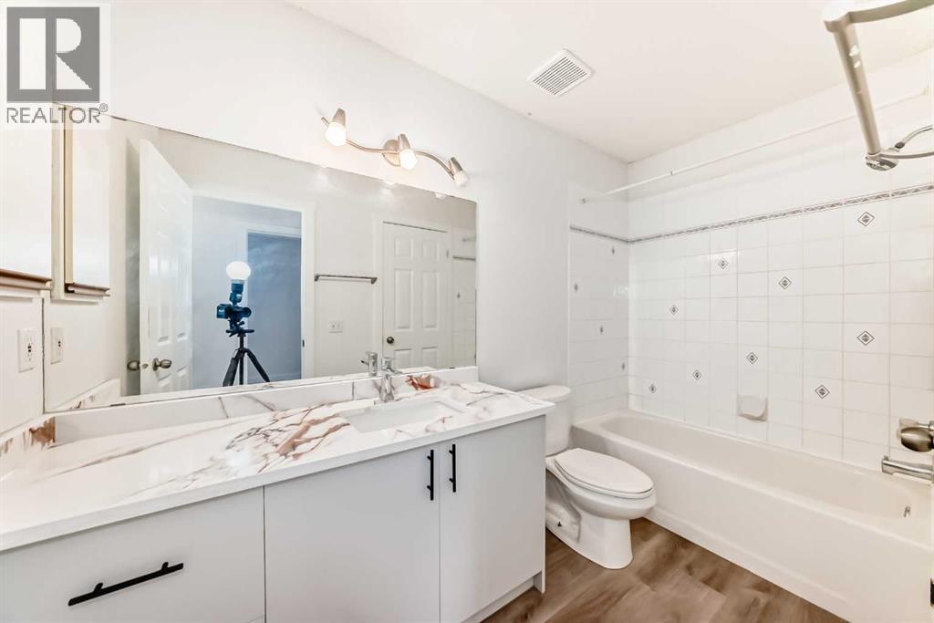 Single Family House 4 Level for Sale in  Shawbrooke Road SW Shawnessy Calgary 