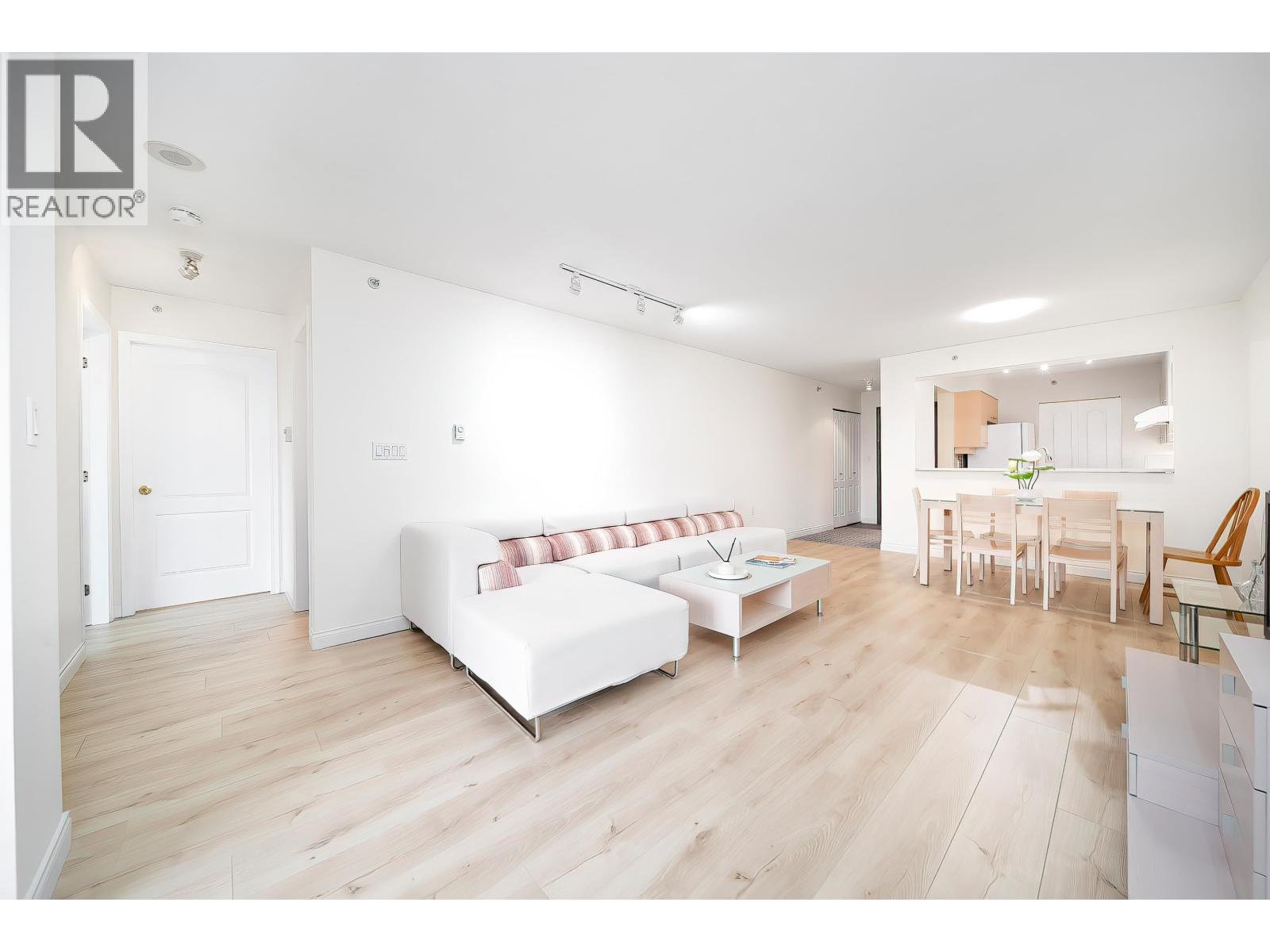 #811-7380 ELMBRIDGE Way, Richmond