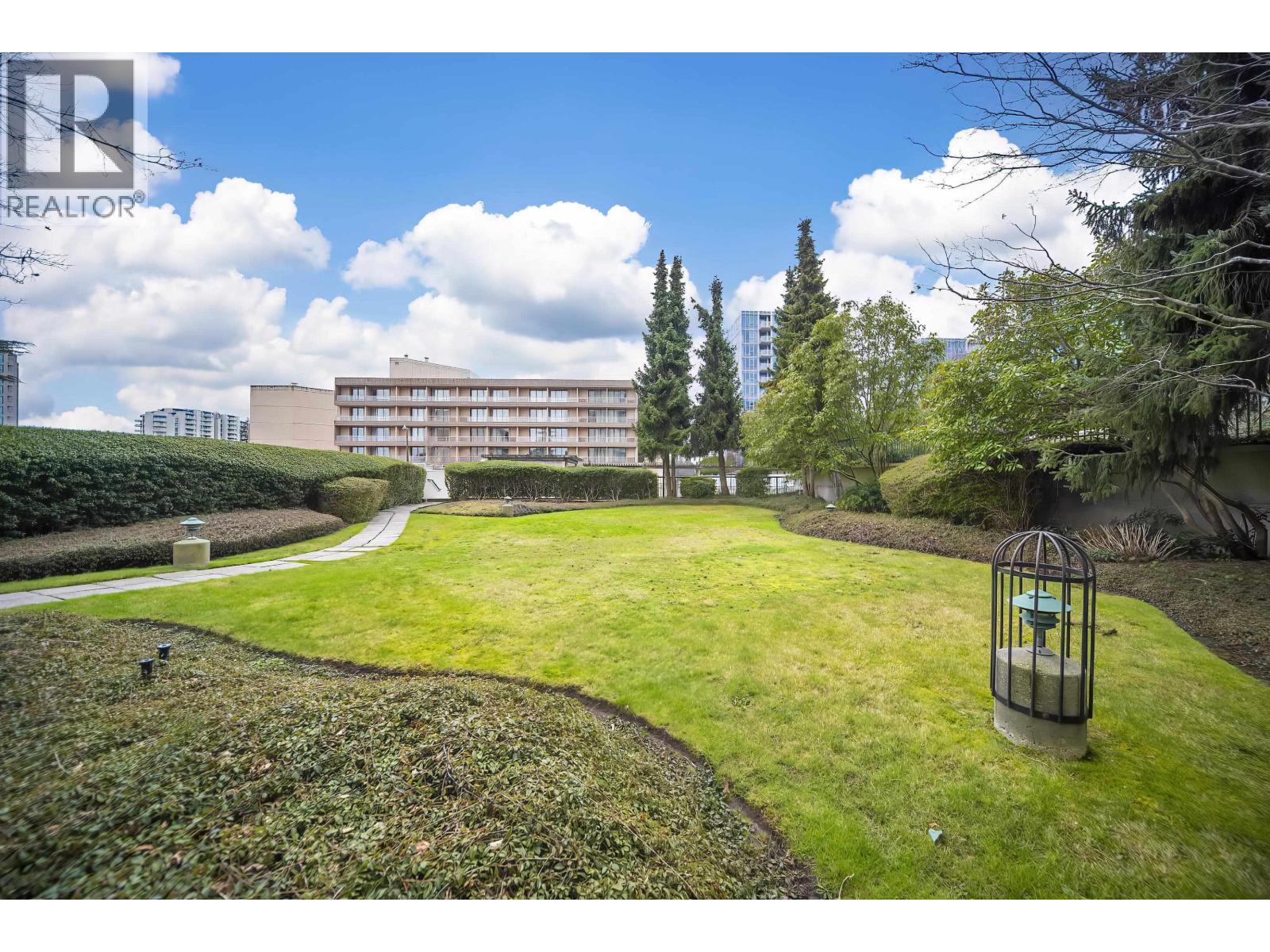 #811-7380 ELMBRIDGE Way, Richmond