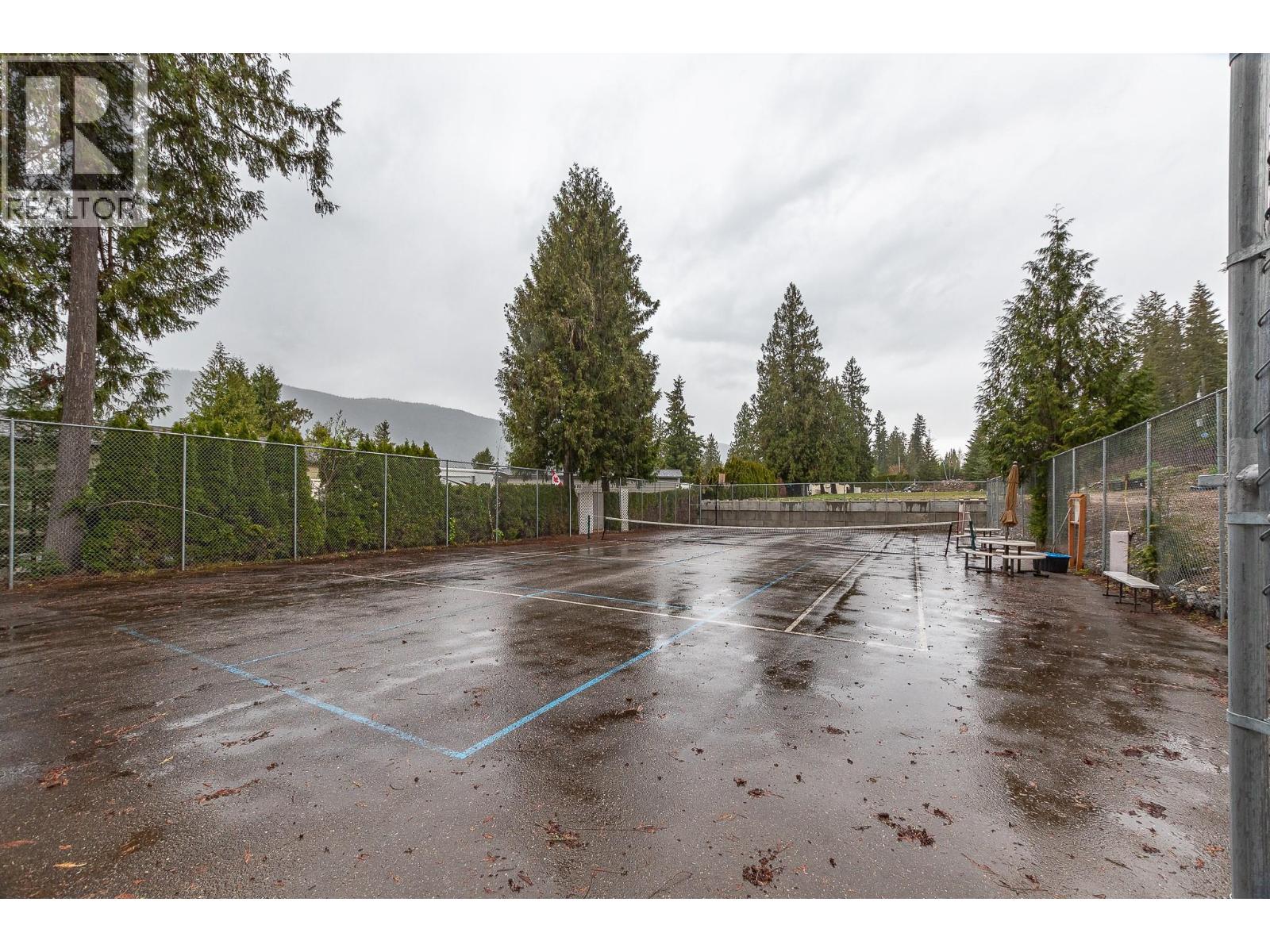 13 8242 Highway 97A Highway, Sicamous