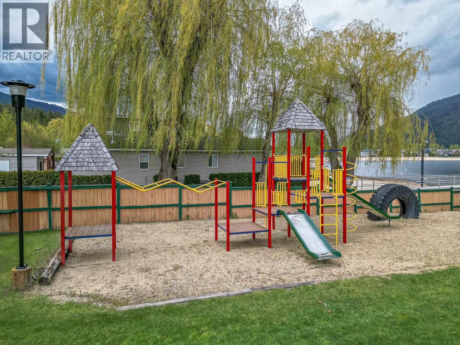 13 8242 Highway 97A Highway, Sicamous