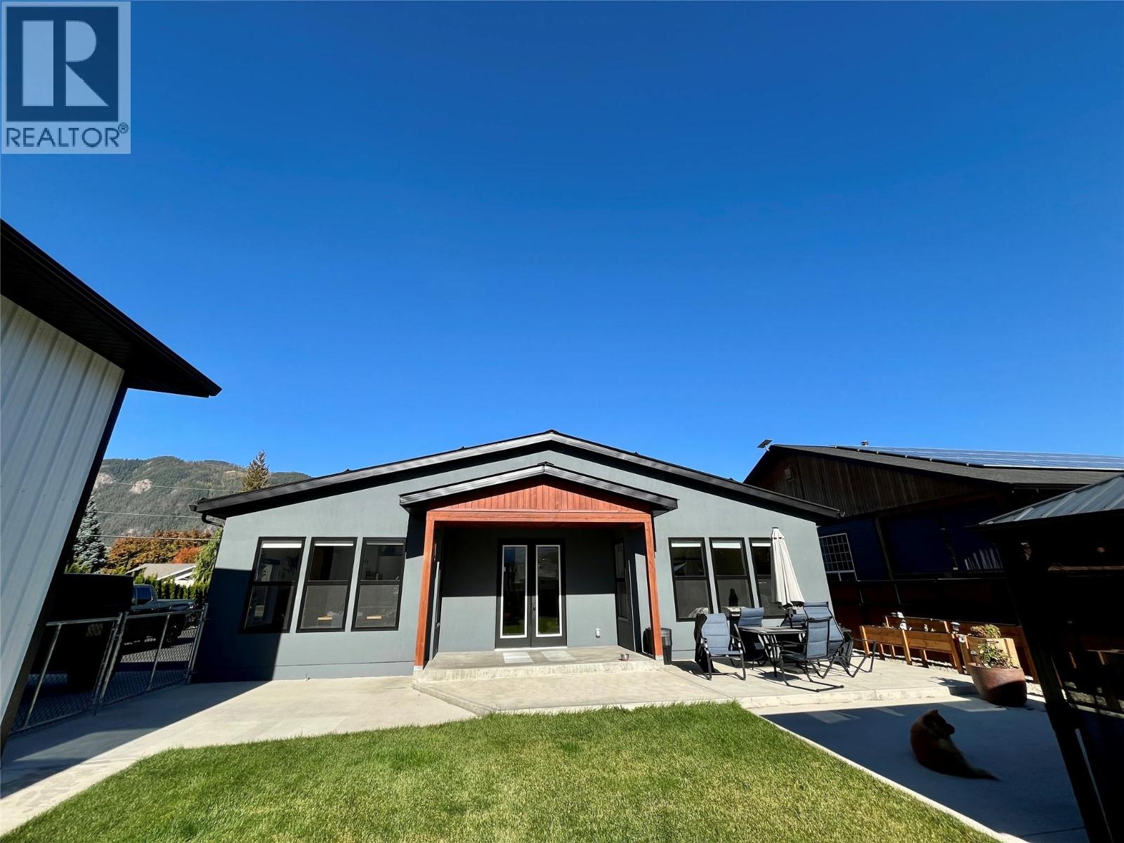  731 Parksville Street, Sicamous