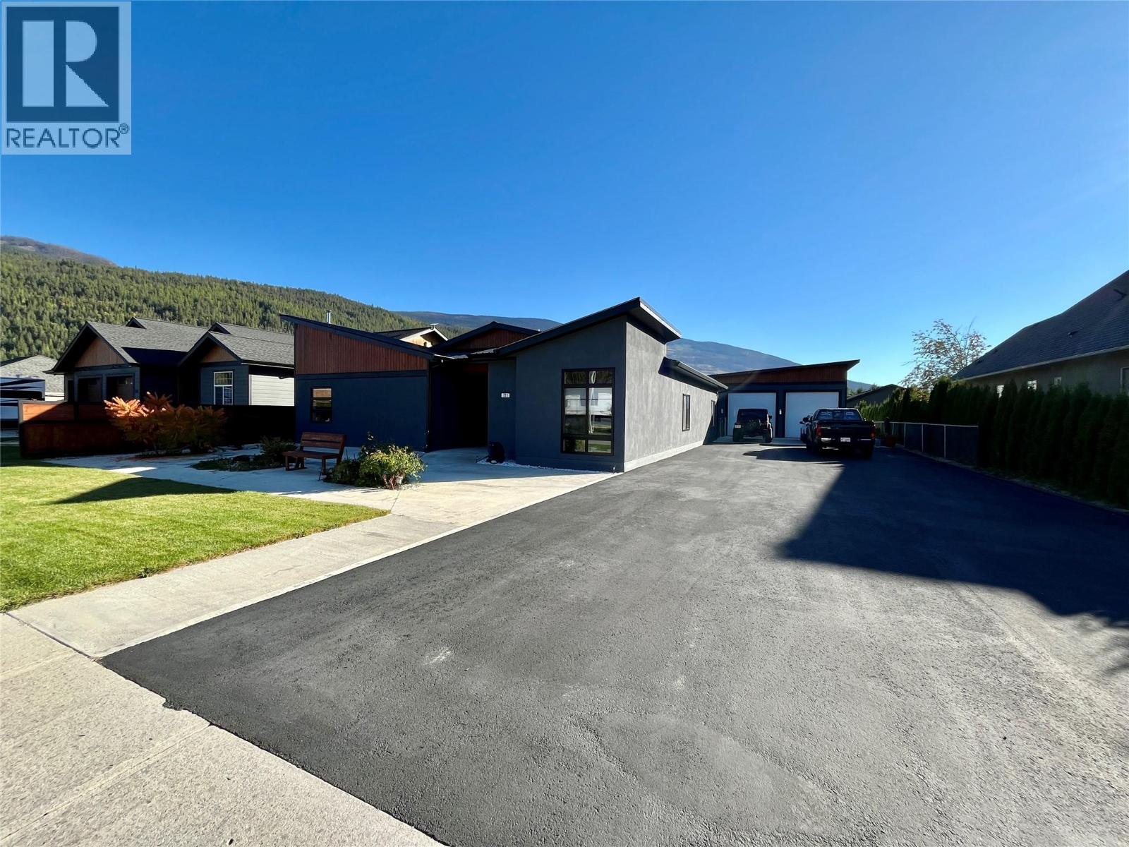  731 Parksville Street, Sicamous